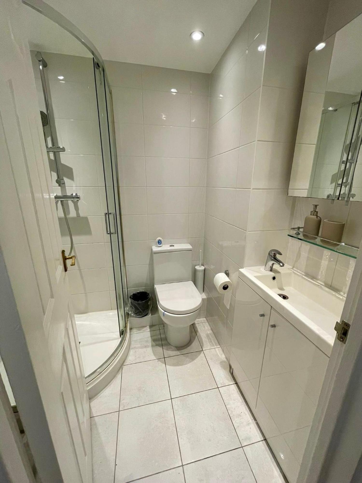 Stylish 1br, 15 Mins To Buckingham Palace, Apartamento